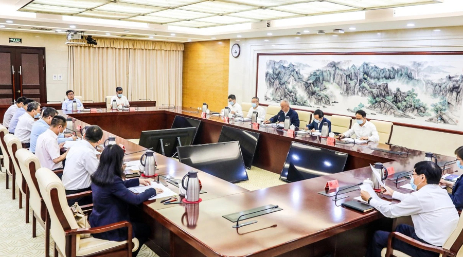 北京市委书记蔡奇在经开区调研并与企业家座谈，总裁徐烨烽受邀参加